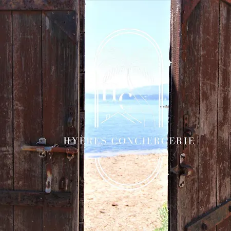 Plage Des Oursinieres Pieds Dans L'eau Plage-parking-wifi By Hc Le Pradet